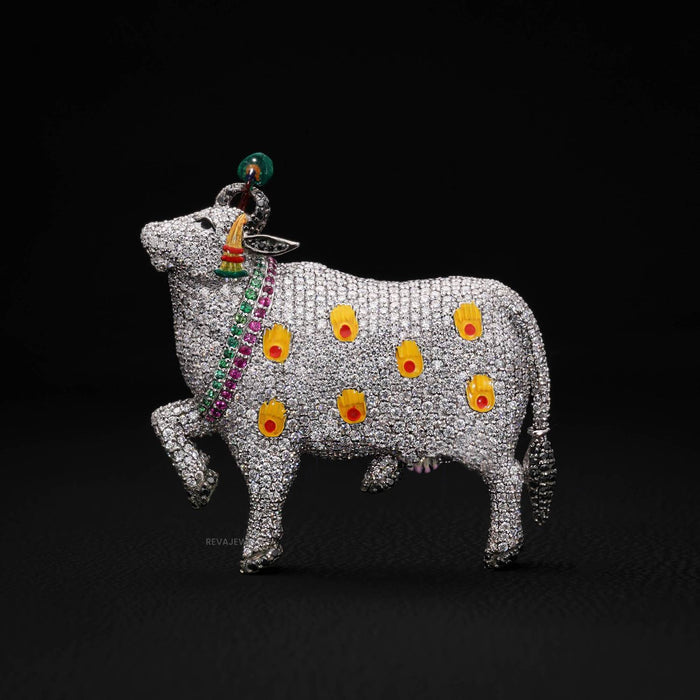 925 silver pichwai cow panja moissanite diamond brooch