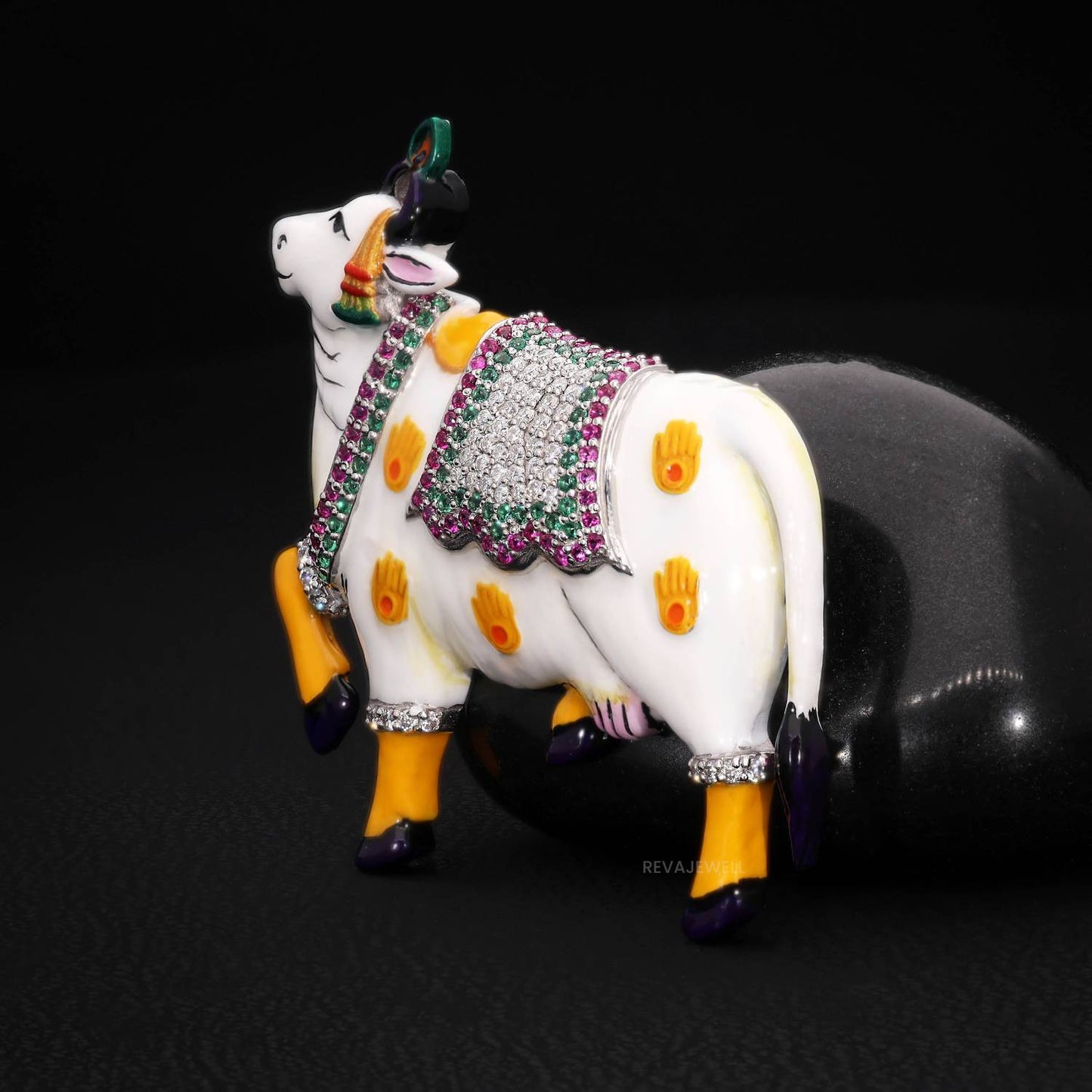 925 silver pichwai cow vastra moissanite diamond enamel brooch